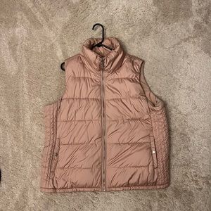Old Navy Quilted Puffer Vest in Dusty Rose